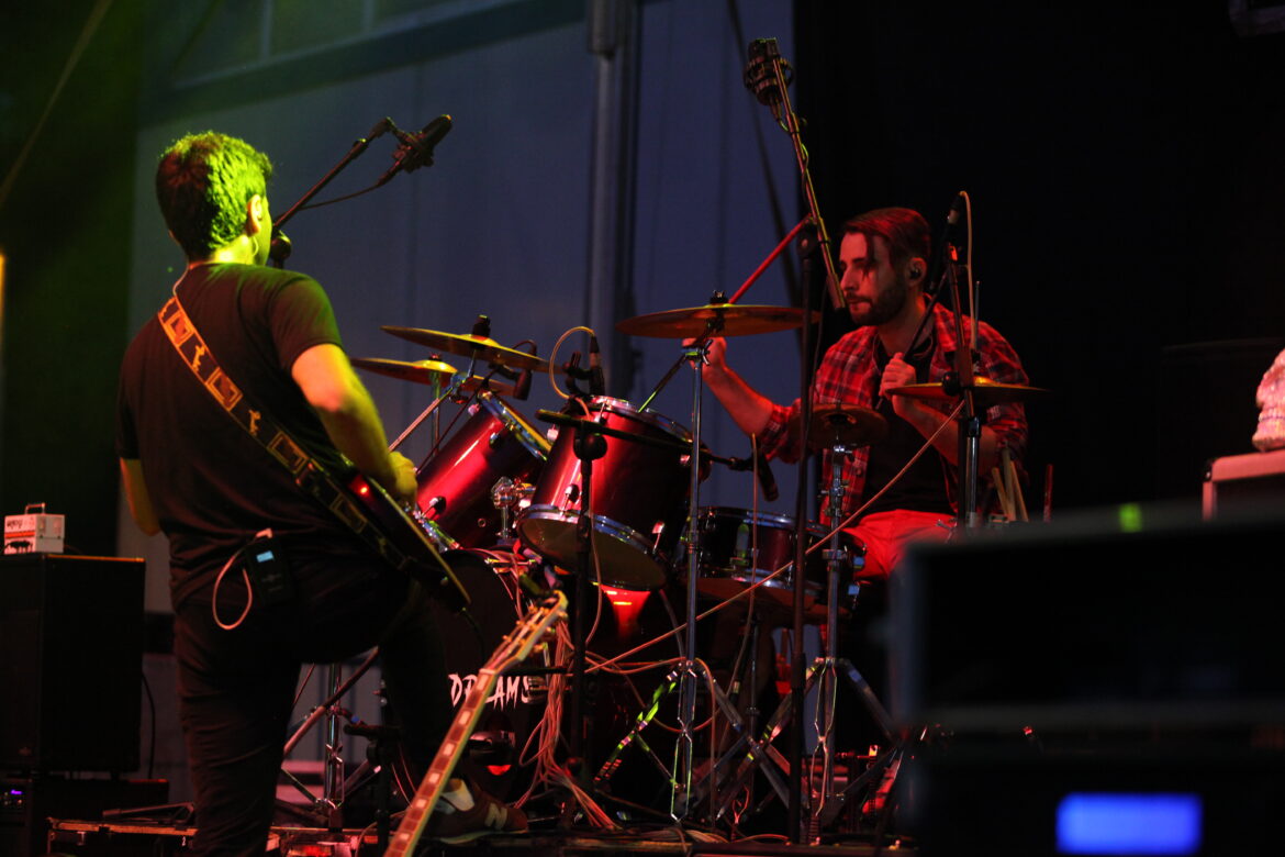 IMG_5482 “VERTICAL HORIZON”